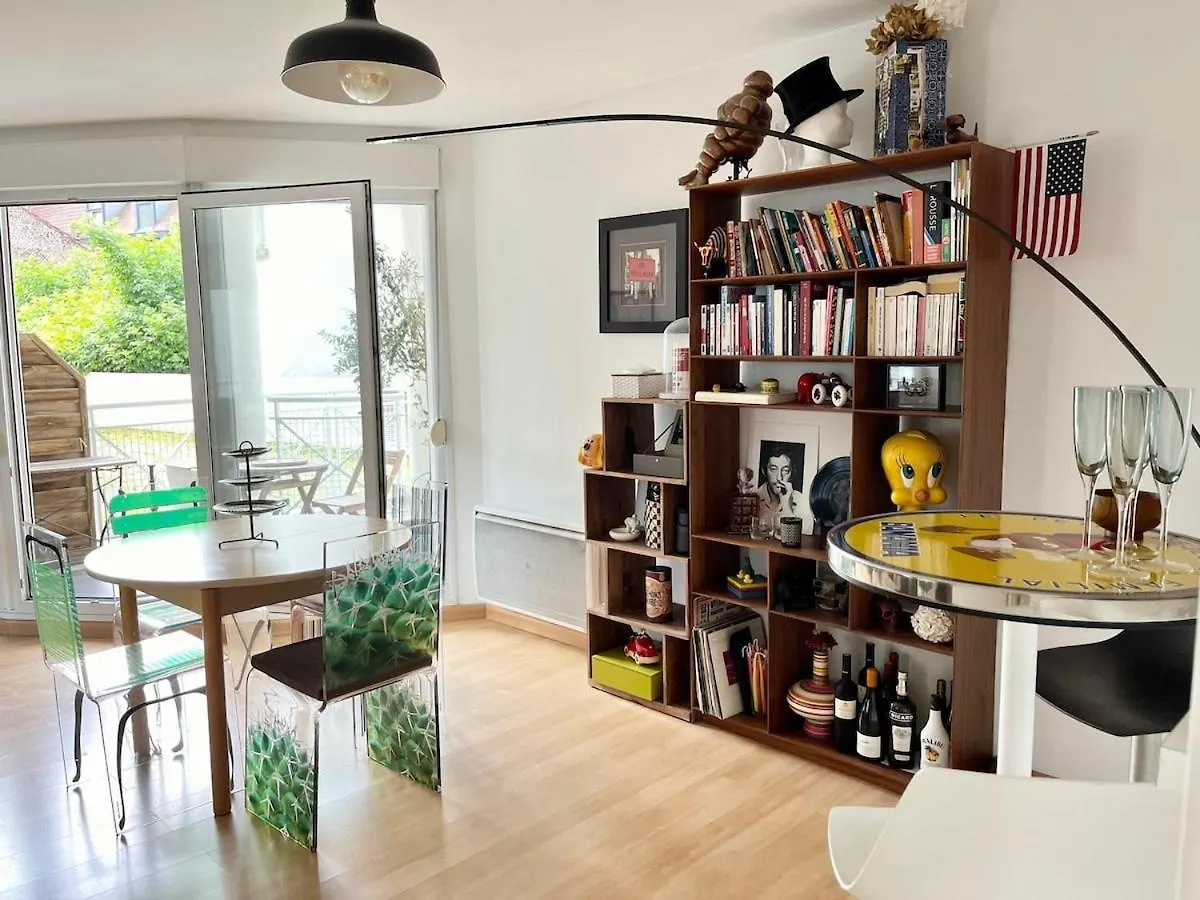 Large Apartment In Old Lille, Balcony, Secure Parking